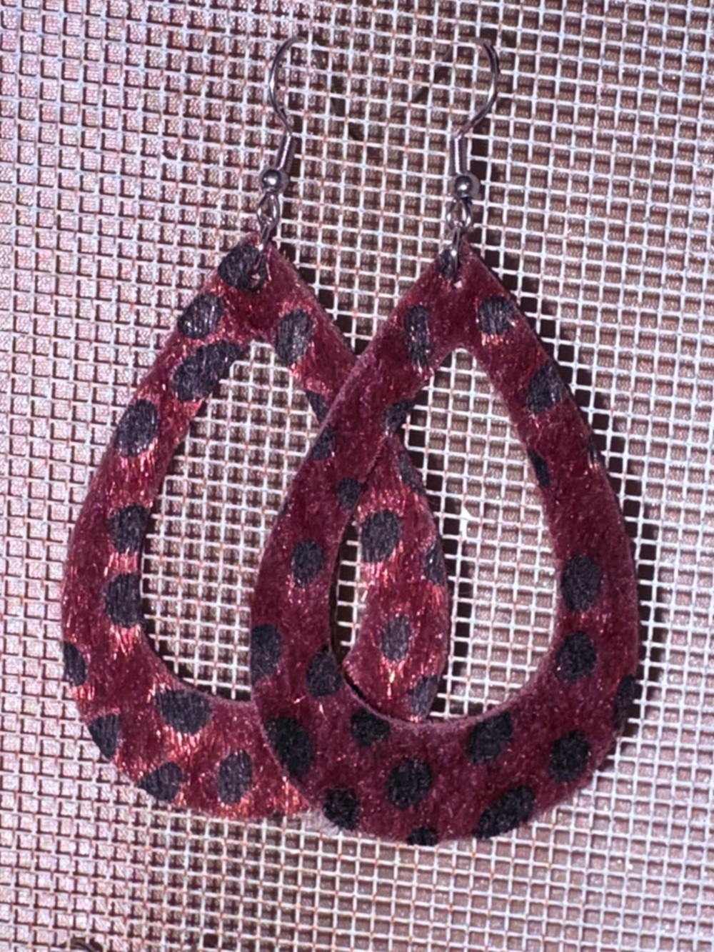 2 pairs of Women’s Teardrop Leopard Print Earrings - Burgundy
